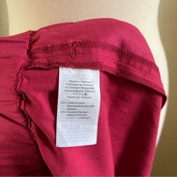 Madewell Red Pull On Cotton Blend Shorts with Pockets
Size 3X - Picture 5 of 6